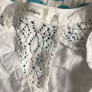 Gorgeous white lace tie front shirt 1X